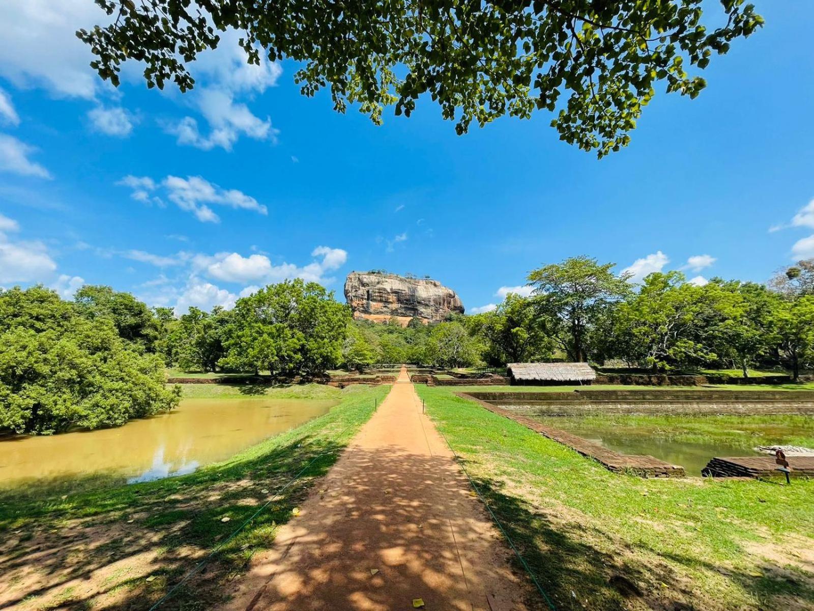 Birdwing Sigiriya Hotel Exterior photo
